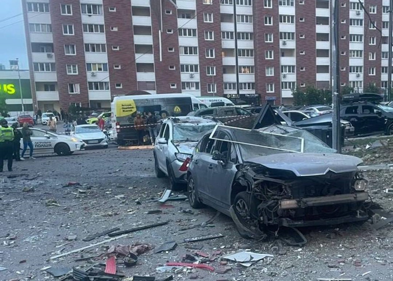 Наслідки атаки на Київ: серед постраждалих поліціянт