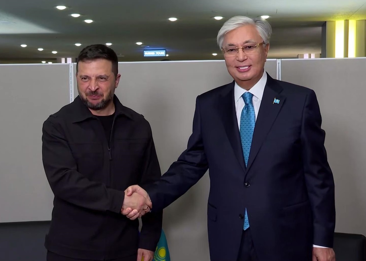 Зенеський і Токаєв обговорили війну в Україні