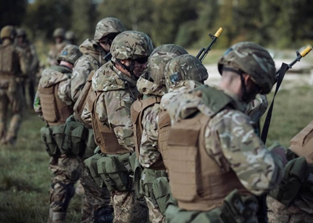 Контракт 18-24 розширять на всі бойові підрозділи