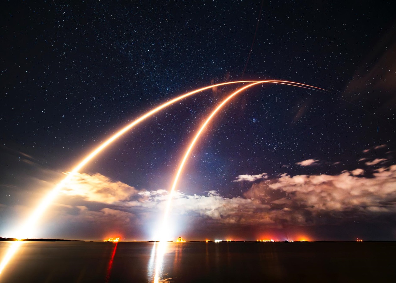 SpaceX запустила дві ракети з супутниками Starlink