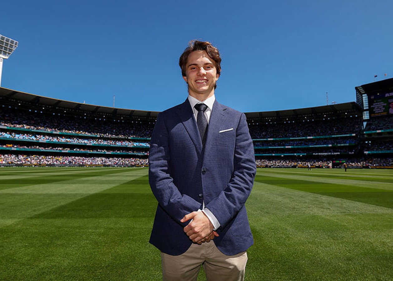 З новим шоломом Піастрі готовий до нового сезону