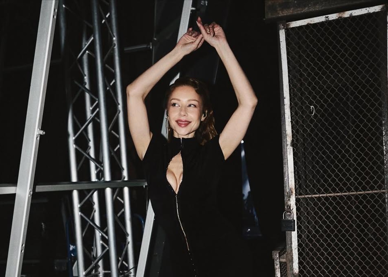 У Кароль під час концерту розстебнулася сукня