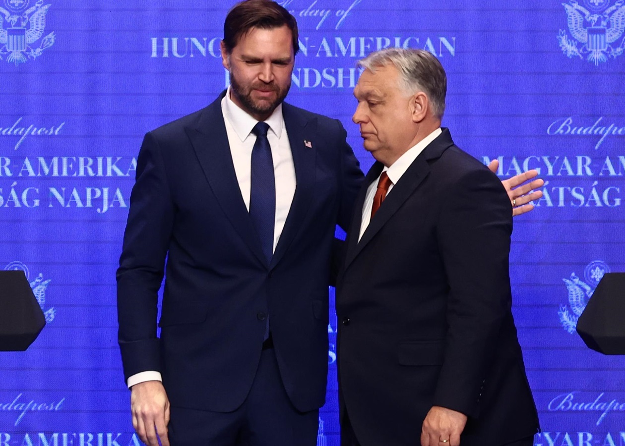 Спецслужби України пробували вплинути на вибори в США й Угорщині - Венс