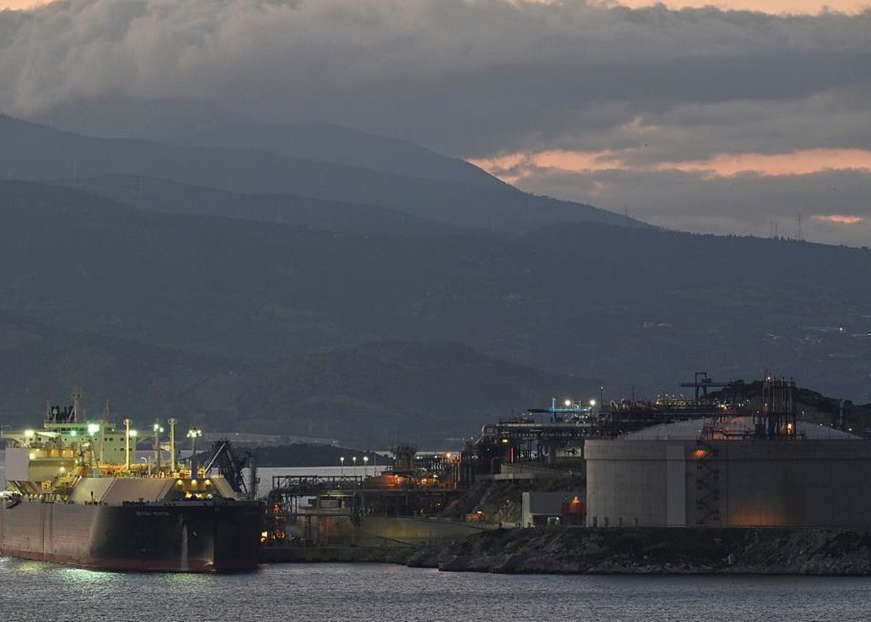 Європа вводить заборону на імпорт російського СПГ