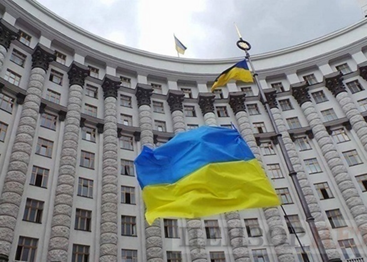 Оприлюднено зарплати урядовців за травень