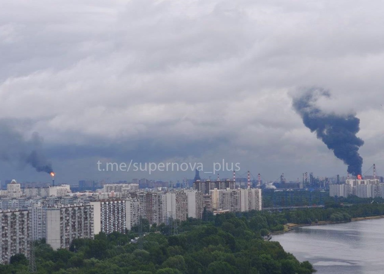 Зеленський підтвердив ураження Московського НПЗ