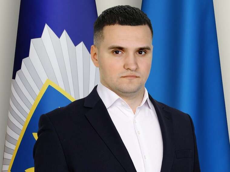 Елітні авто за копійки: дружина рівненського прокурора Пришка подарувала чоловікові мільйон гривень