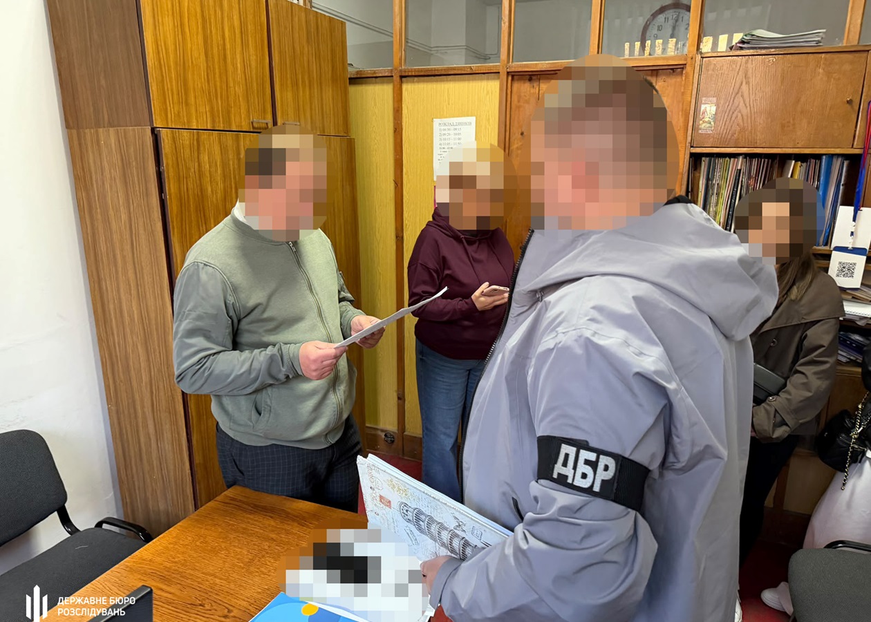 Посадовці Держпродспоживслужби продавали посвідчення тракториста - ДБР
