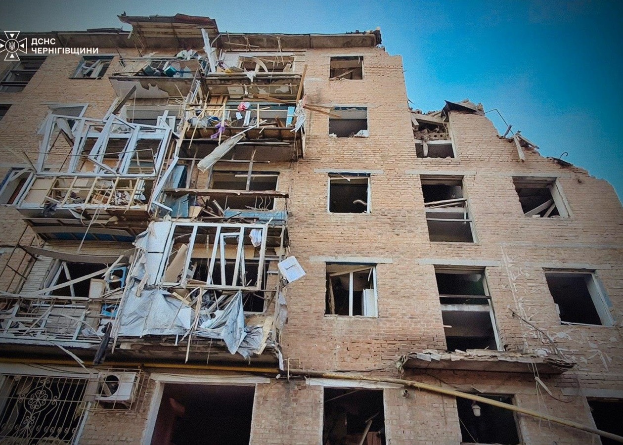 У Прилуках з-під завалів дістали тіла трьох дітей